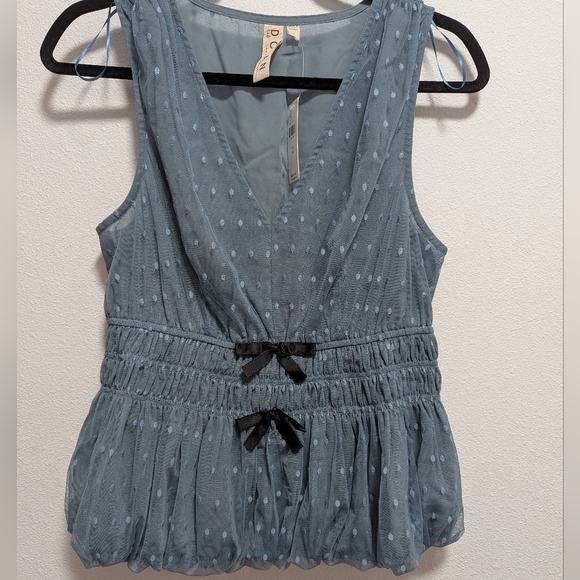 NWT STUNNING Sleeveless Blouse Top With Bow Detail - M - Picture 5 of 9